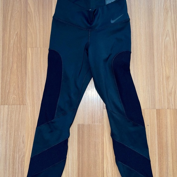 NWT Nike Luxe Pocket Tights Last Chance!  Make Offers! - Picture 12 of 14